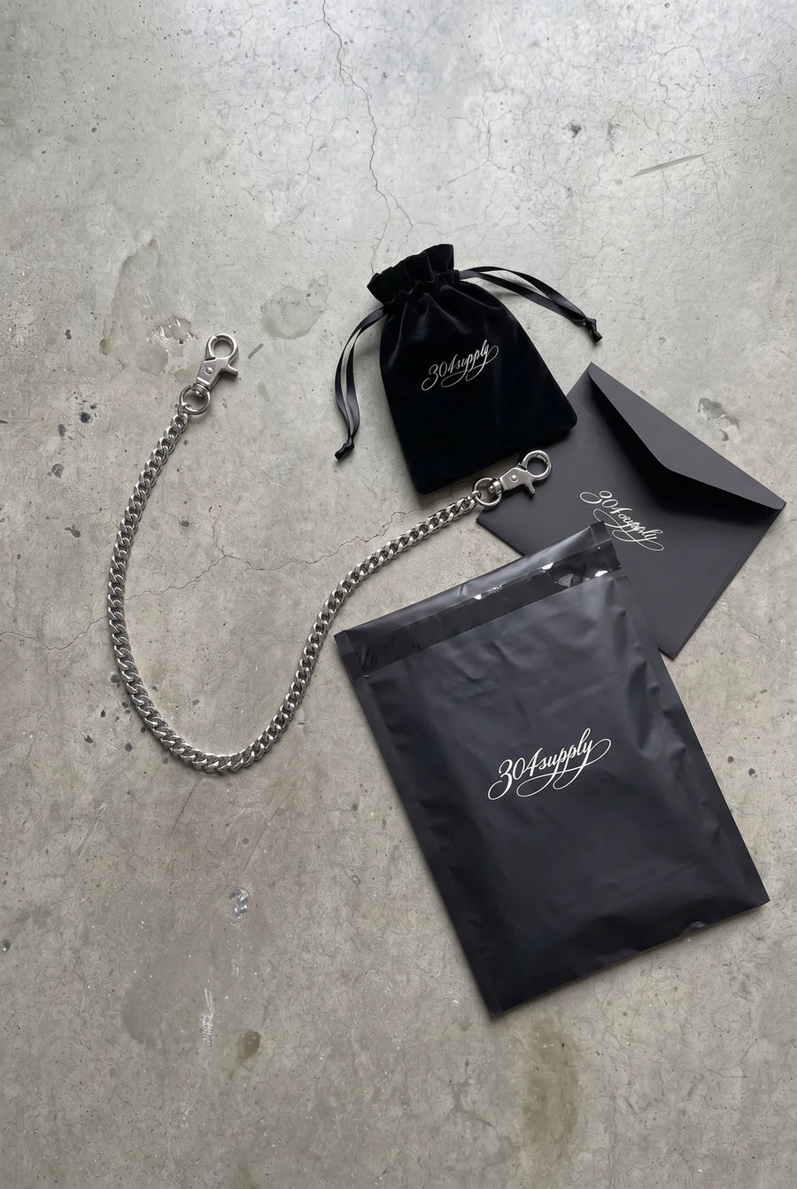 304supply Big Steel Wallet Chain als Flatlay aus Edelstahl
